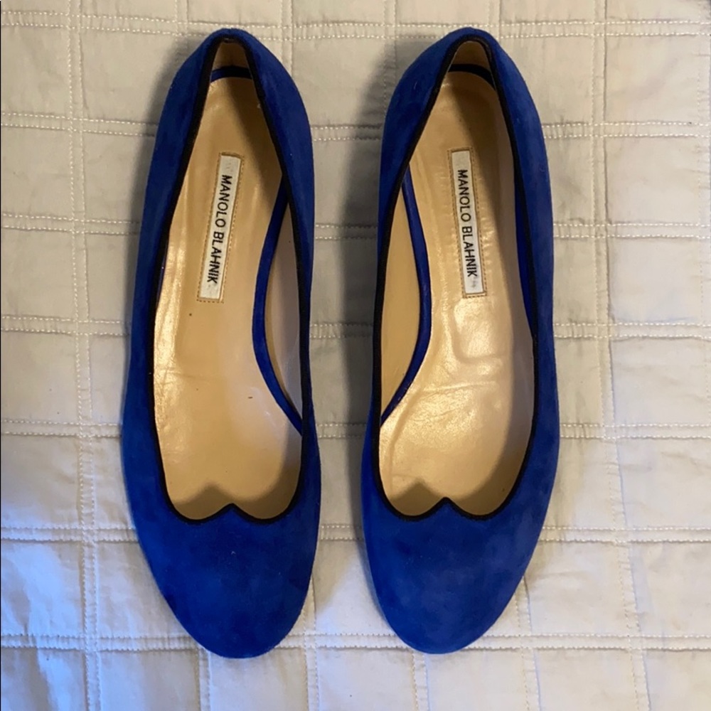 Manolo blahnik royal blue flats